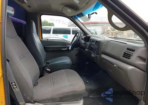 2002 Ford F-350 Xl/Xlt z USA, uszkodzony, nr VIN 1FDSF35L92ED21452